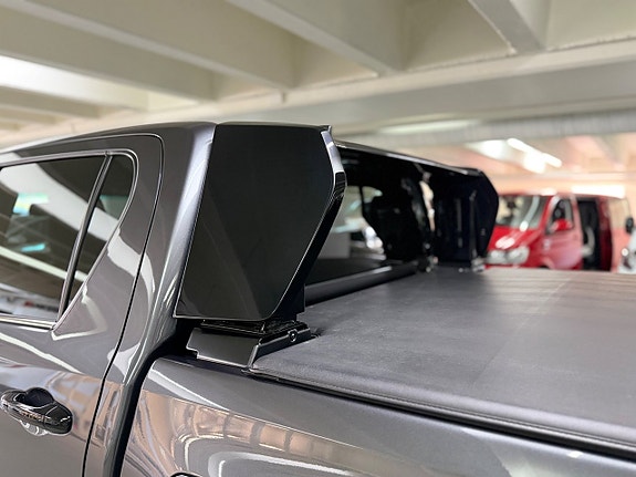 Toyota HiLux 9 of 29