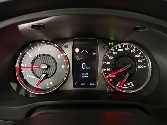 Toyota HiLux 23 of 29