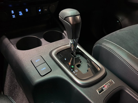 Toyota HiLux 19 of 29