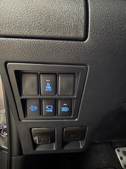 Toyota HiLux 22 of 29