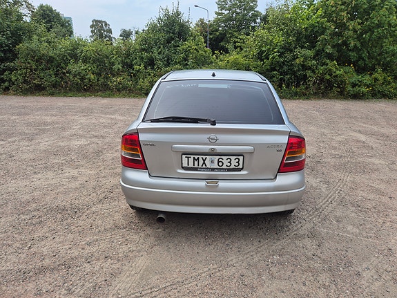 Opel Astra 4 of 6