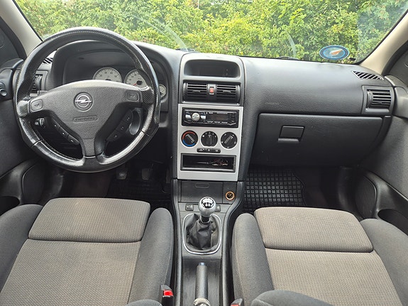 Opel Astra 5 of 6