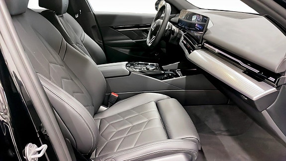 BMW 520 3 of 12