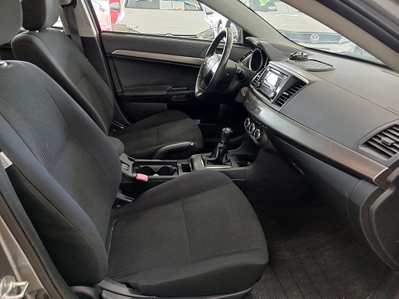 Mitsubishi Lancer 15 of 18