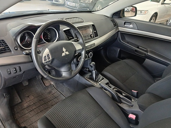Mitsubishi Lancer 9 of 18