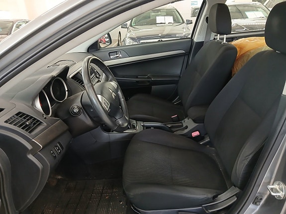 Mitsubishi Lancer 10 of 18