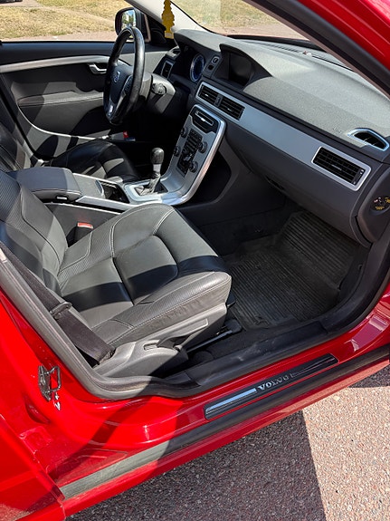 Volvo V70 10 of 18