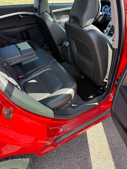 Volvo V70 12 of 18