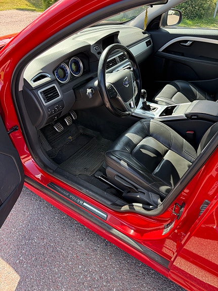 Volvo V70 15 of 18