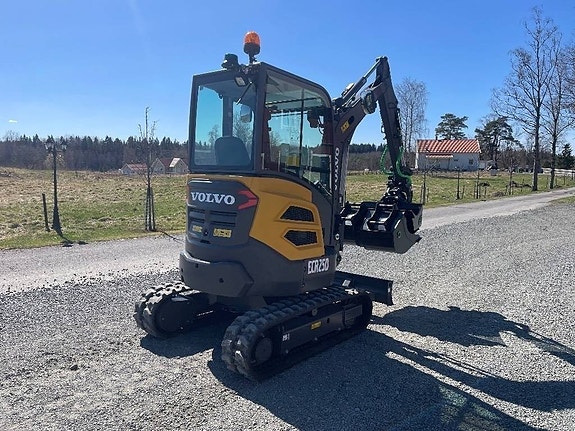 Volvo ECR25D Steelwrist X04 - 26 3 of 7