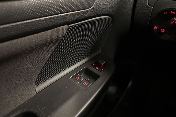 Volkswagen Golf V 9 of 16