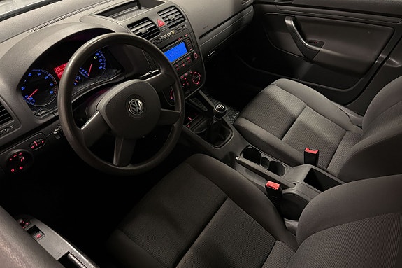 Volkswagen Golf V 14 of 16