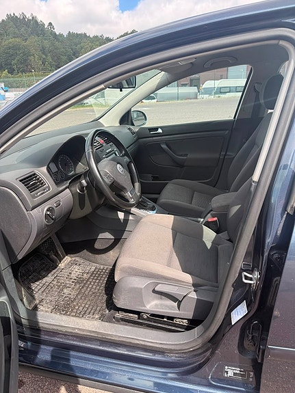 Volkswagen Golf V 10 of 12