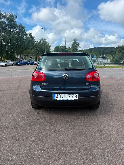Volkswagen Golf V 8 of 12