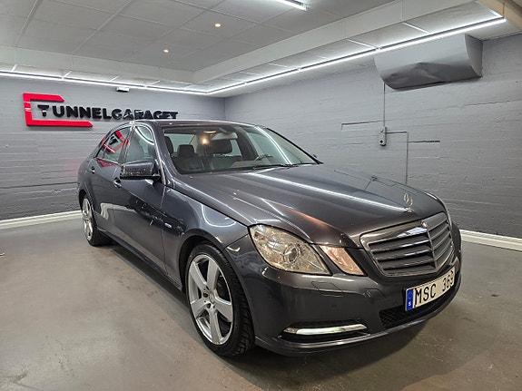 Mercedes-Benz E200 2 of 12