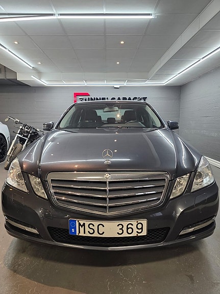 Mercedes-Benz E200 6 of 12