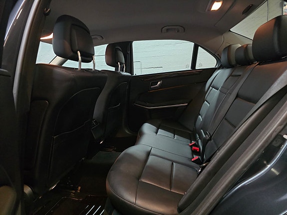 Mercedes-Benz E200 9 of 12