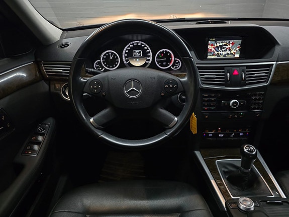 Mercedes-Benz E200 7 of 12