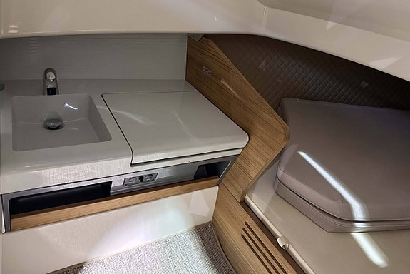 Cormate Utility 27 – Navy Grey, Mercury V8 300 hk 10 of 10