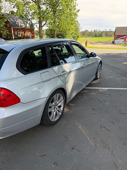 BMW 320d 5 of 15