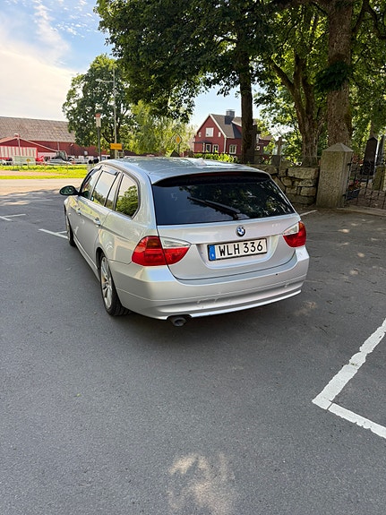 BMW 320d 8 of 15