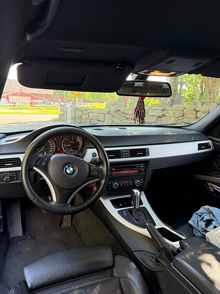 BMW 320d 10 of 15