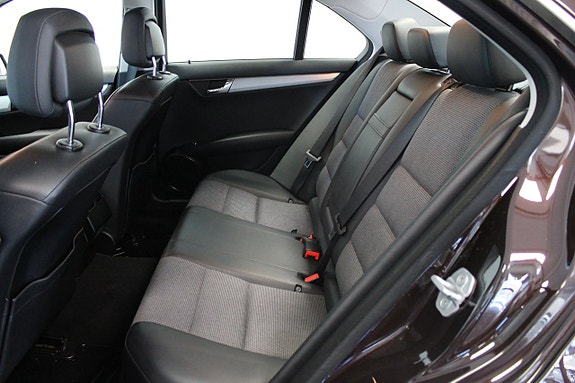 Mercedes-Benz C180 10 of 13