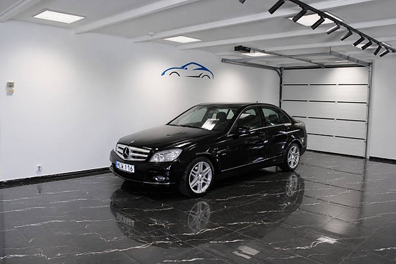 Mercedes-Benz C180 2 of 13
