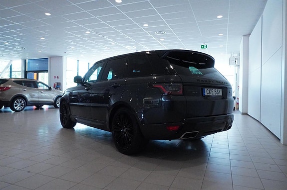 Land Rover Range Rover Sport 4 of 19