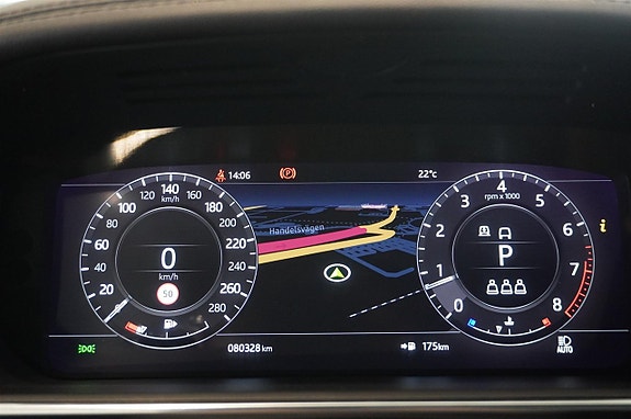 Land Rover Range Rover Sport 13 of 19