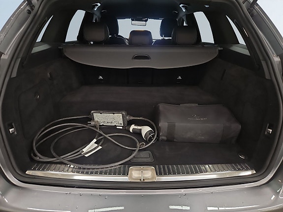 Mercedes-Benz C300 12 of 23
