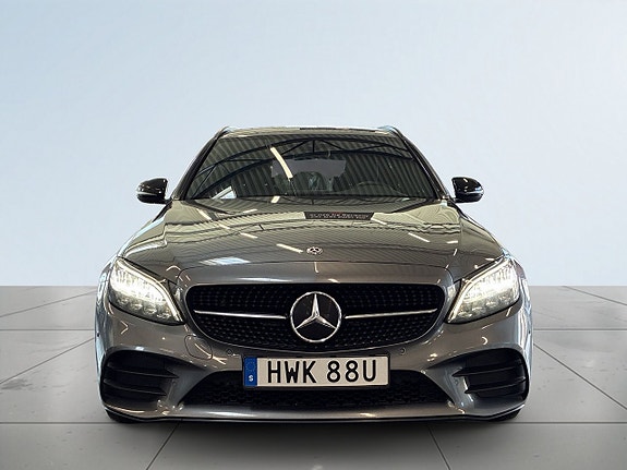 Mercedes-Benz C300 2 of 23