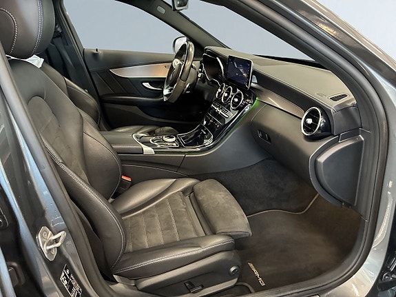 Mercedes-Benz C300 10 of 23