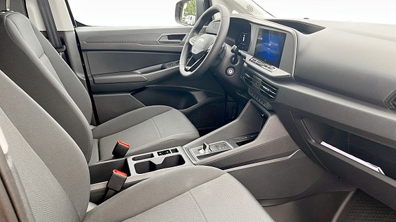 Ford Transit Connect 3 of 9