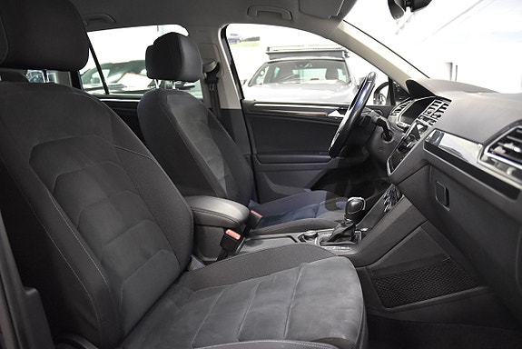 Volkswagen Tiguan 12 of 23