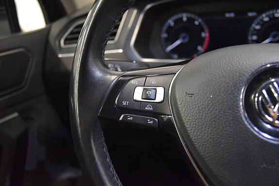Volkswagen Tiguan 10 of 23