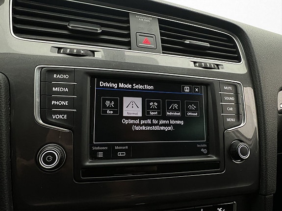Volkswagen Golf Alltrack 18 of 23