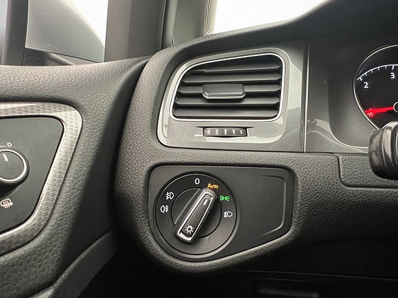 Volkswagen Golf Alltrack 21 of 23