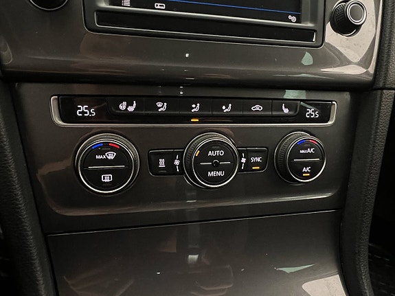 Volkswagen Golf Alltrack 19 of 23