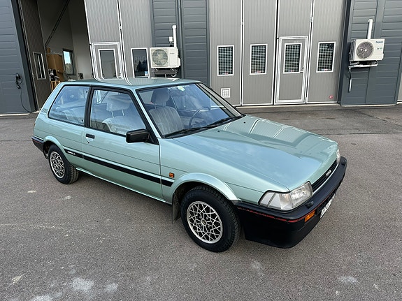 Toyota Corolla 3 of 8