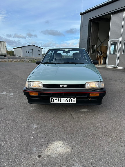 Toyota Corolla 2 of 8
