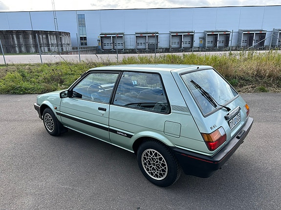 Toyota Corolla 6 of 8