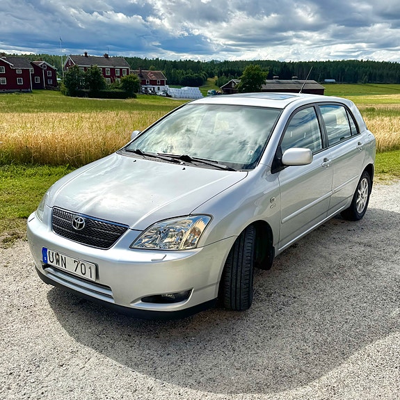 Toyota Corolla 3 of 8