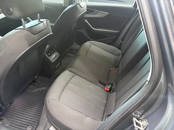 Audi A4 7 of 14