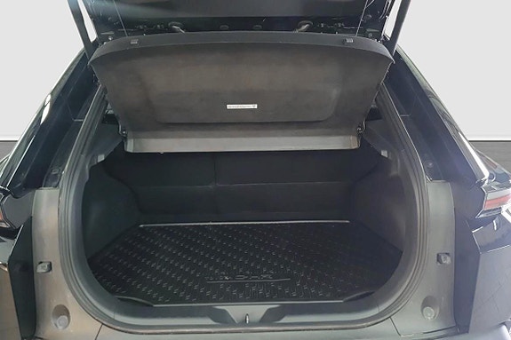 Toyota C-HR+ 11 of 11