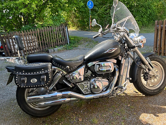 Suzuki VZ800 Marauder 2 of 4