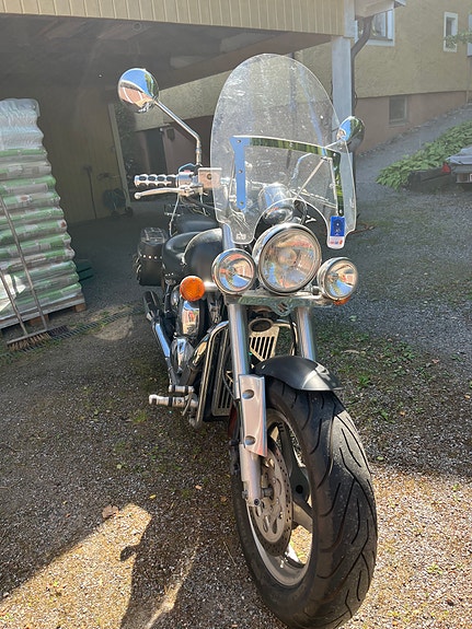 Suzuki VZ800 Marauder 3 of 4