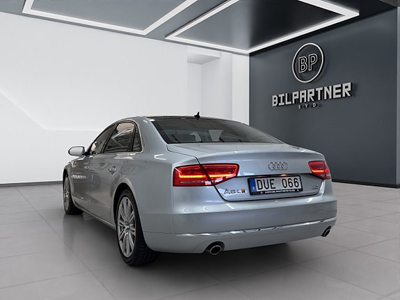 Audi A8 4 of 20