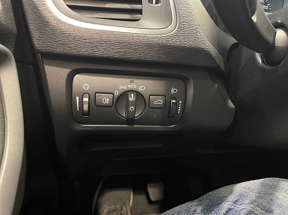 Volvo V40 21 of 26