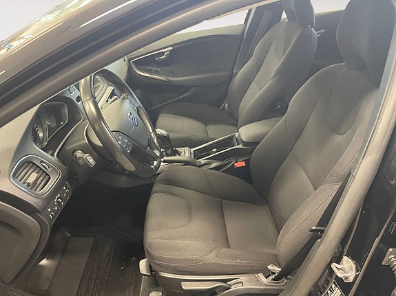 Volvo V40 10 of 26